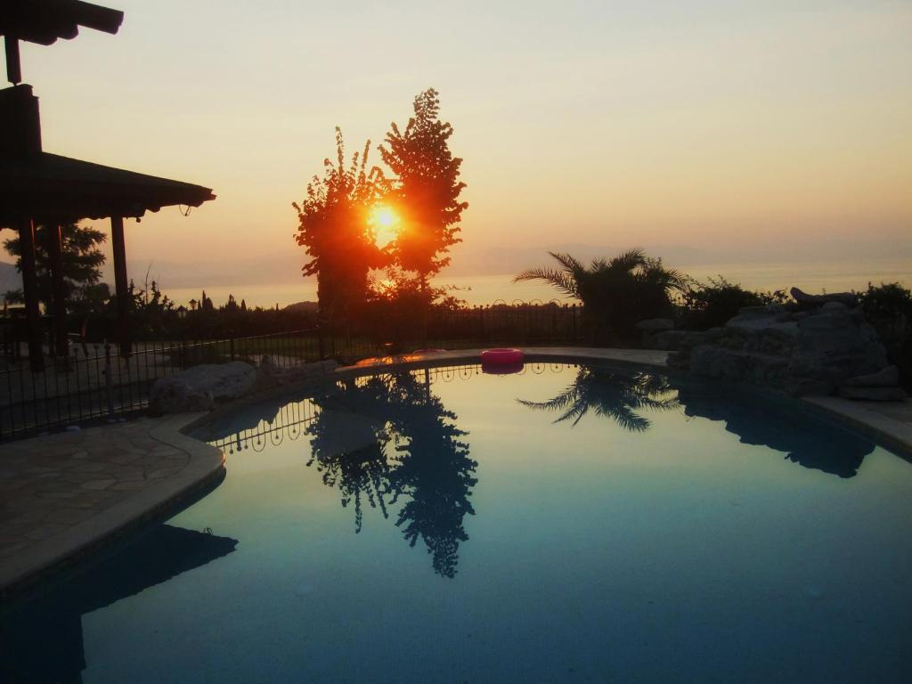 Kép Luxury Wooden Villa with Pool, The Nest szállásáról Káto Korakiánában a galériában