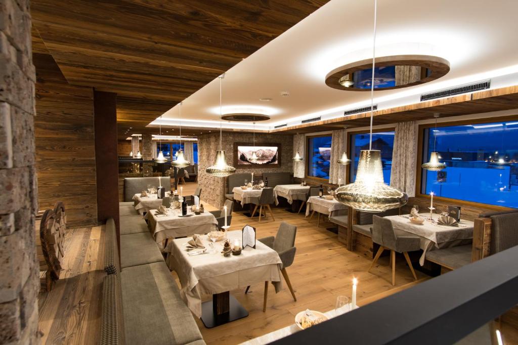 Posezení v ubytování Hotel Huber Hochland