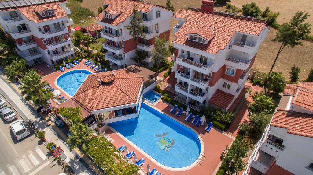 Bazén v ubytování Irem Garden Hotel & Apartments nebo v jeho okolí