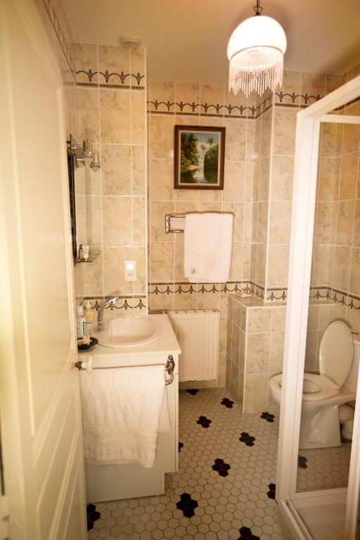 Salle de bains dans l'établissement Domaine Gille