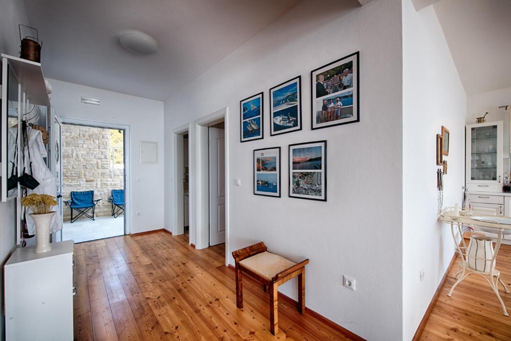 Posedenie v ubytovaní Seaview Suite Lissa