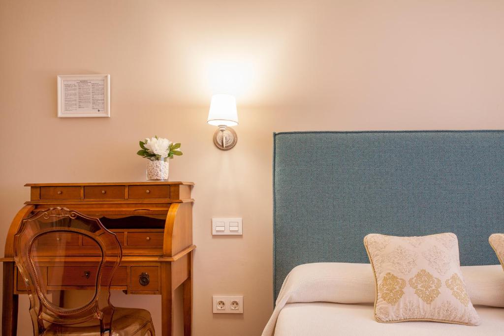 
Double Room with Private External Bathroom
