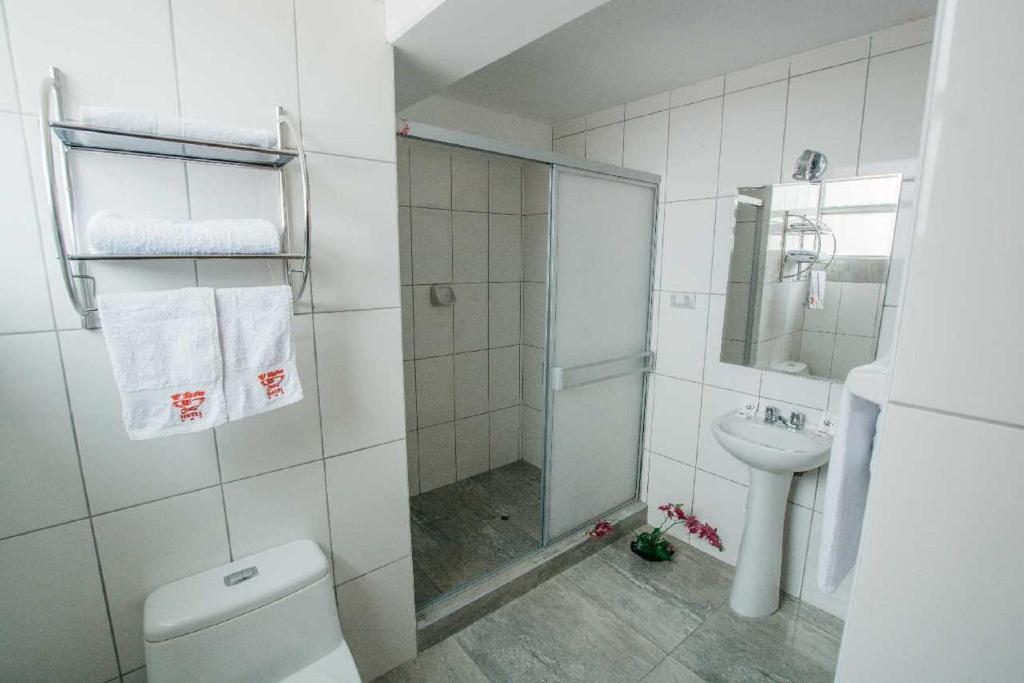Koupelna v ubytování Kaaro Hotel El Buho