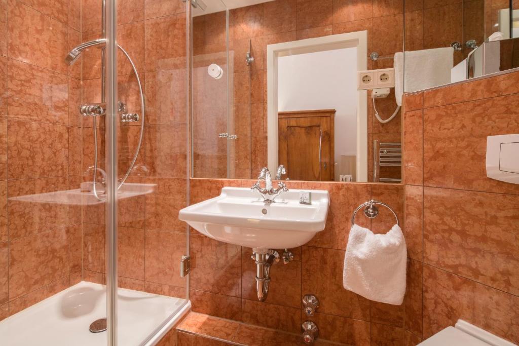 Koupelna v ubytování Hotel Deutscher Kaiser