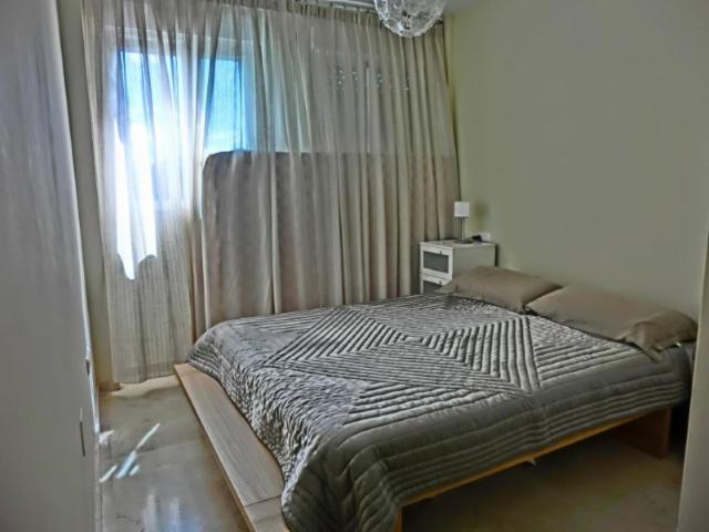 Fotografia z galérie ubytovania Apartamento Ático Buganvillas v destinácii San Luis de Sabinillas