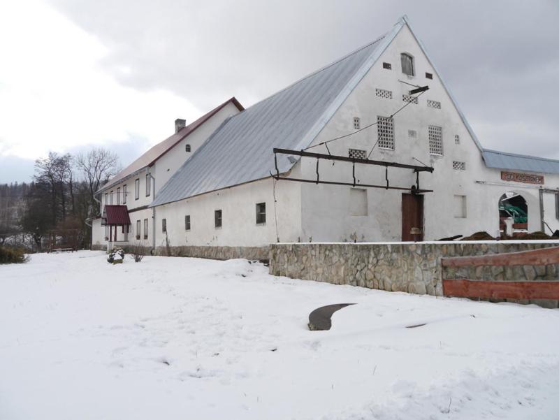 Pod kasztanem gospodarstwo agroturystyczne v zime