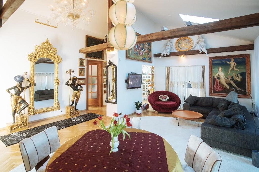 Fotografia z galérie ubytovania Unique Luxury Loft with Terrace in Old Town v Prahe