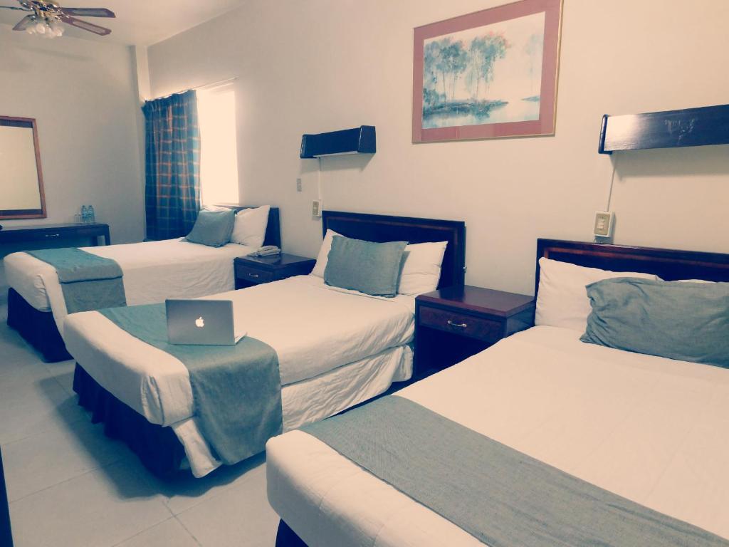 Hotel Premier Saltillo Coahuila - Quarto Triplo Com 3 Camas De Casal