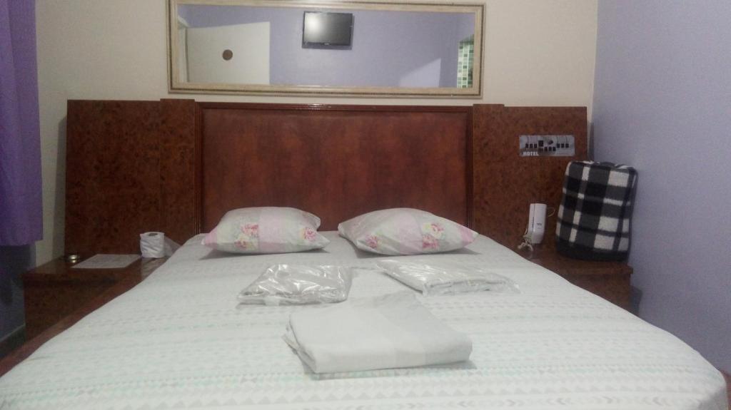  Hotel - Motel Story