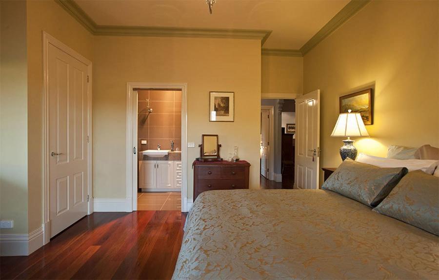 Tallawarra Homestead - Omaroo Suite