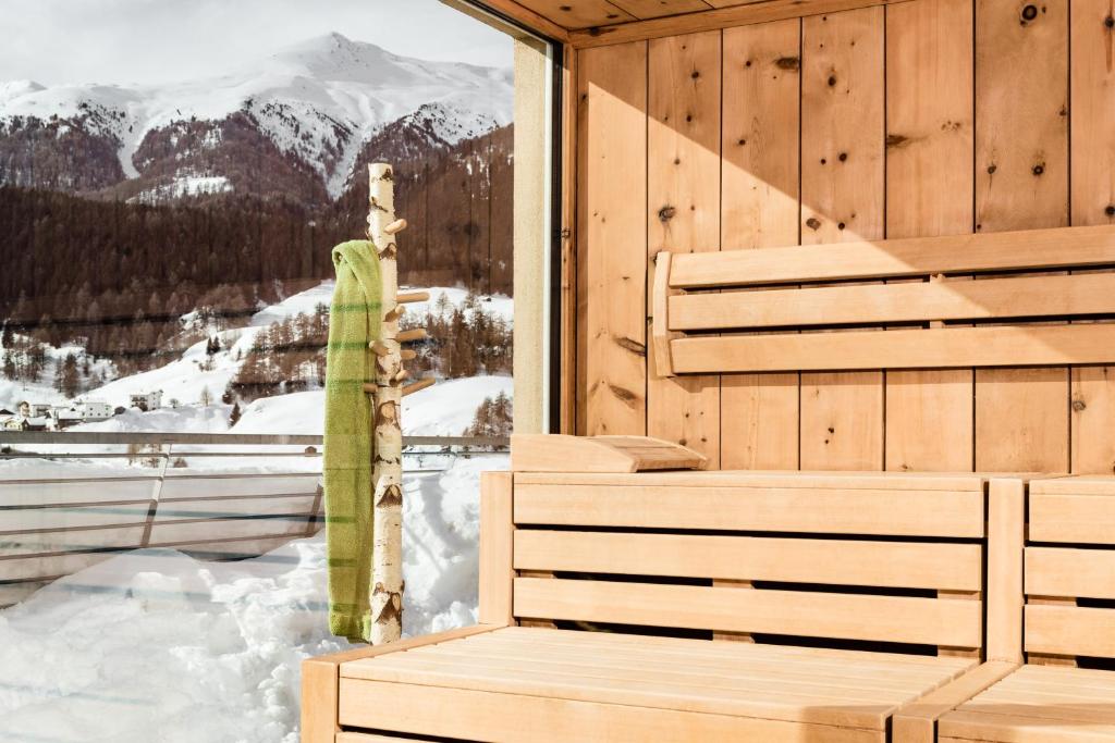 Nespecifikovaný výhled na hory nebo výhled na hory při pohledu z hotelu
