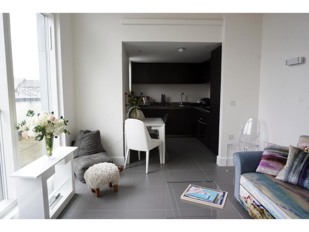 Modern, Spacious 2BR Flat in Oxford - Pass the Keys - Two-Bedroom Apartment