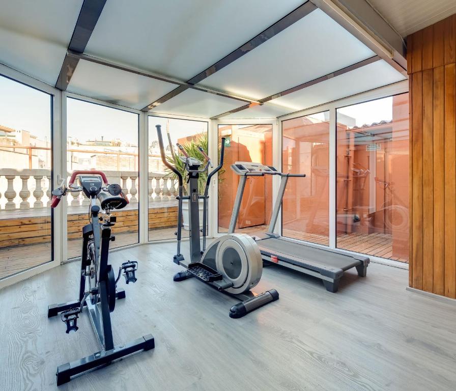 Fitness centrum a/nebo fitness zařízení v ubytování Hotel Astoria
