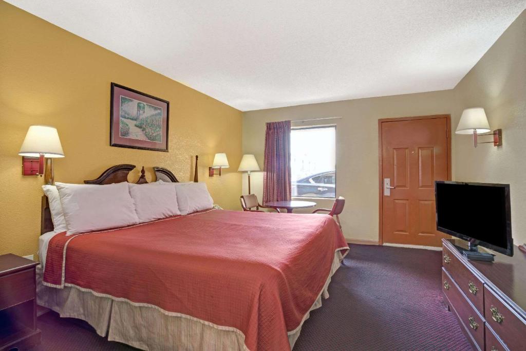 Travelodge by Wyndham Forest Park Atlanta South - Habitación Con Cama Extragrande - No Fumadores