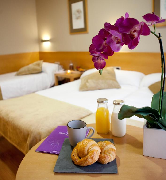 Victoria 4 Puerta del Sol, Madrid – Updated 2023 Prices