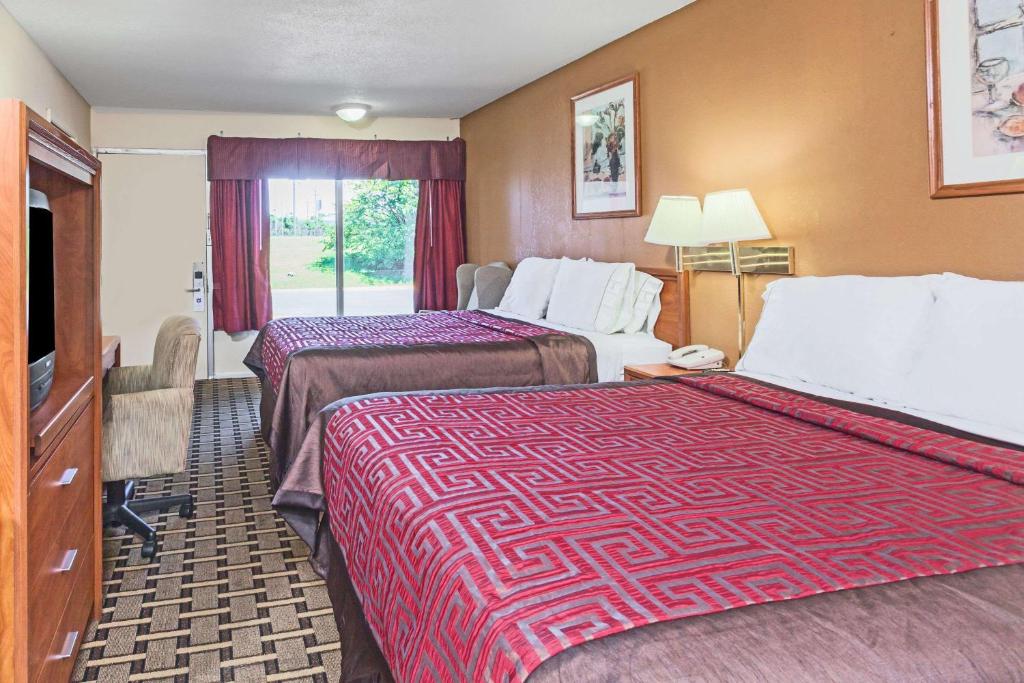Knights Inn Murfreesboro - Habitación Queen Con Dos Camas Queen