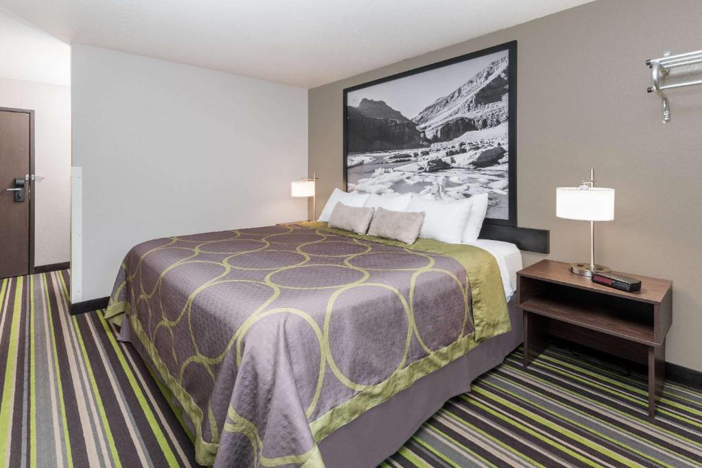 Super 8 by Wyndham Kalispell Glacier National Park photo