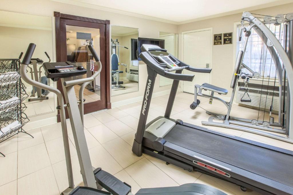 Fitness centrum a/nebo fitness zařízení v ubytování Super 8 by Wyndham Tyler TX