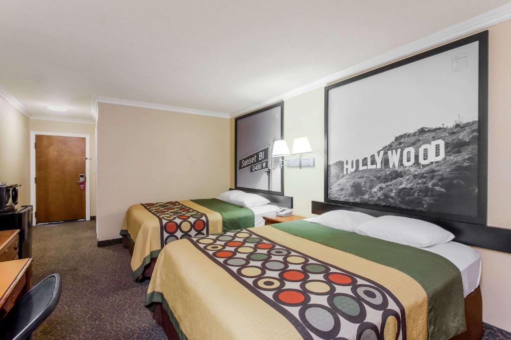 Super 8 by Wyndham Los Angeles Downtown photo