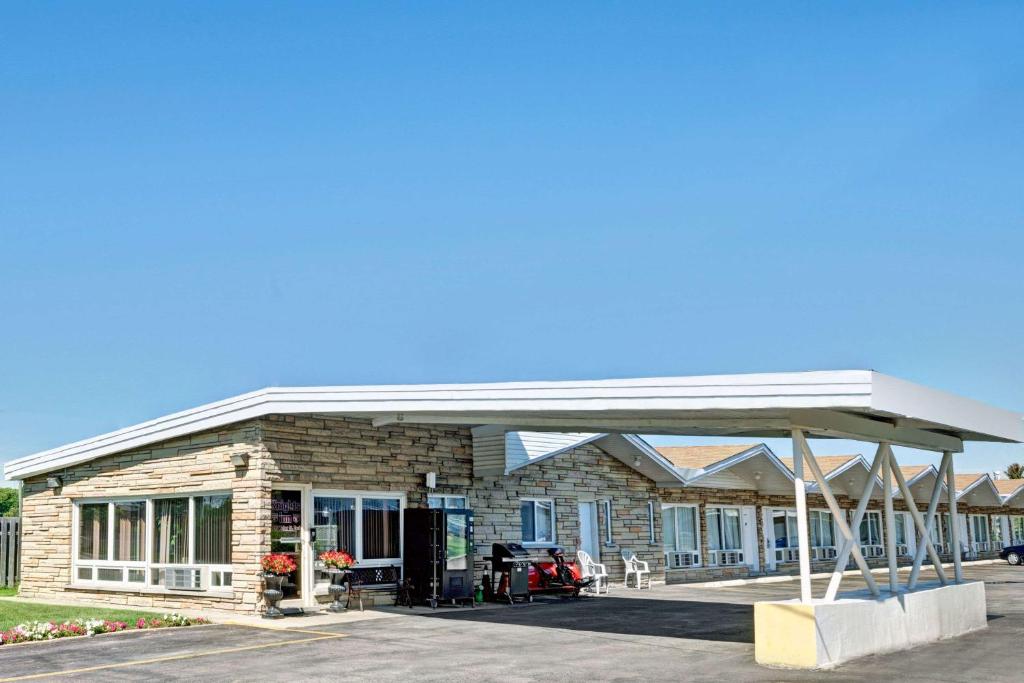 Φωτογραφία από το άλμπουμ του Weber Inn KItchener σε Kitchener