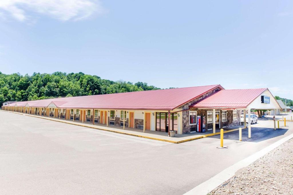 Travelodge by Wyndham Parkersburg - Housity