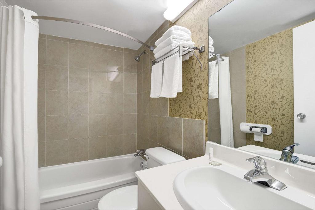 Super 8 by Wyndham Niagara Falls North - Resim 16