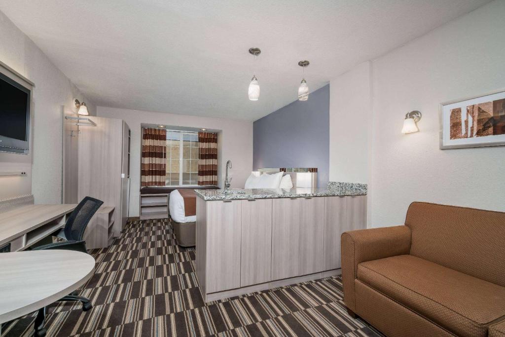 Microtel Inn & Suites by Wyndham Rochester North Mayo Clinic photo