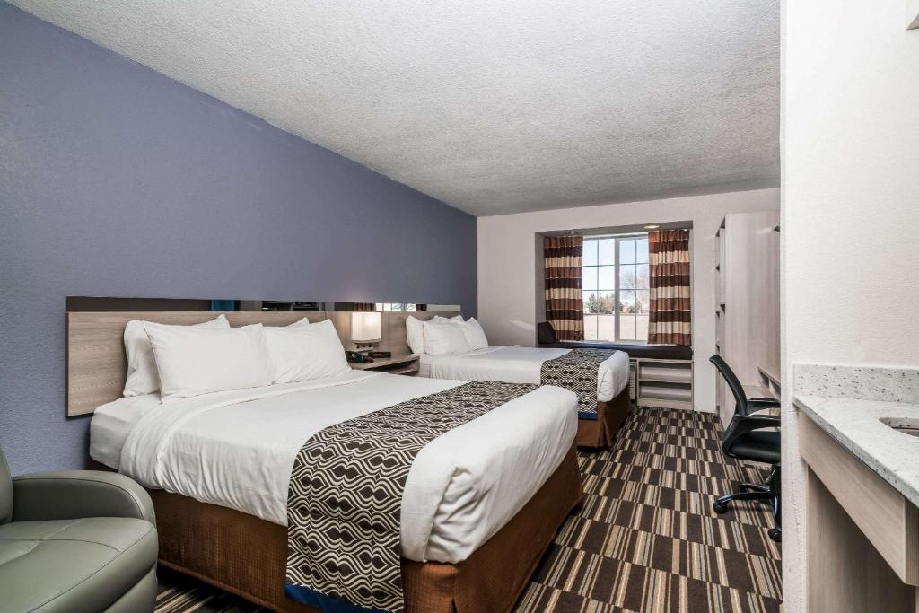 Microtel Inn & Suites by Wyndham Rochester North Mayo Clinic photo