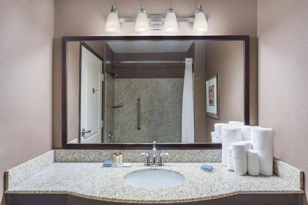 Wingate by Wyndham - St. George - Queen Room With Two Queen Beds - Non-Smoking