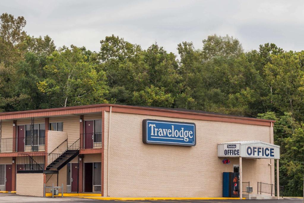 a sign on the side of a building at Travelodge by Wyndham Seymour in Seymour