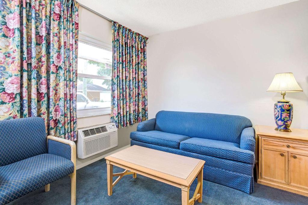 Knights Inn Kissimmee - King Room