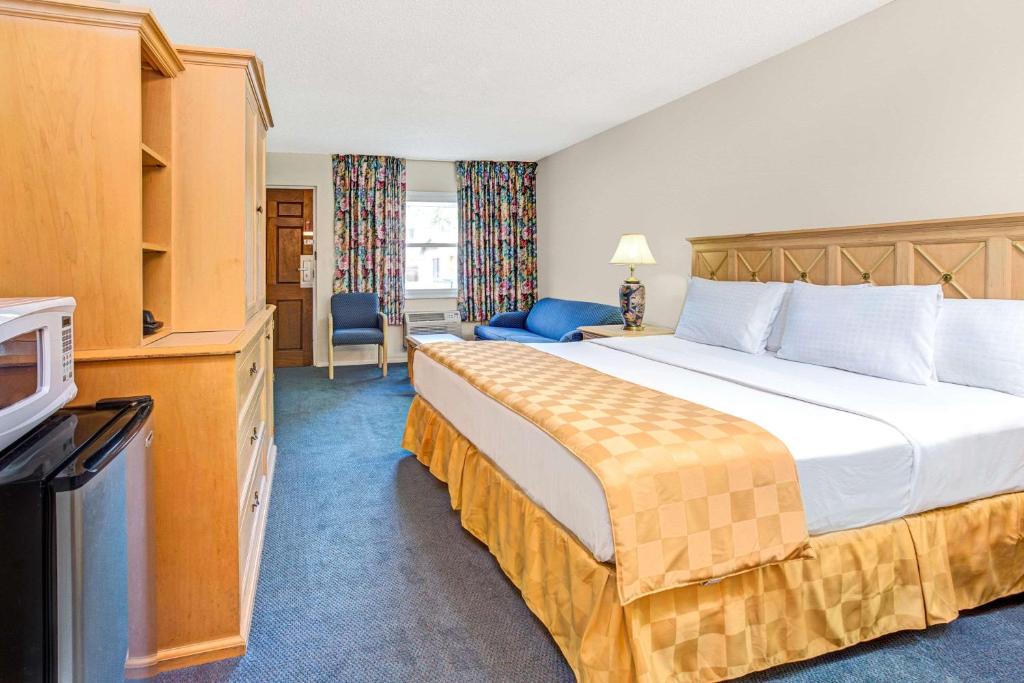 Knights Inn Kissimmee - 