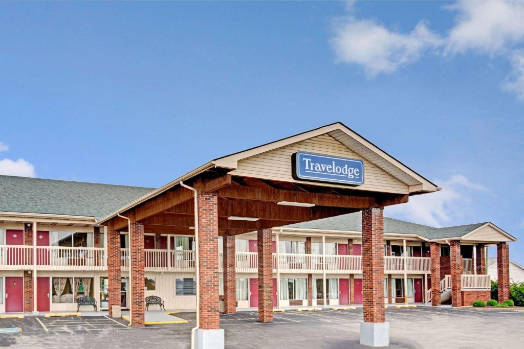 Travelodge by Wyndham Sellersburg - Housity