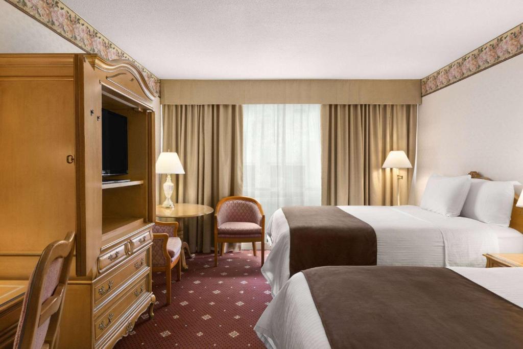 Travelodge by Wyndham Niagara Falls Fallsview - Resim 12