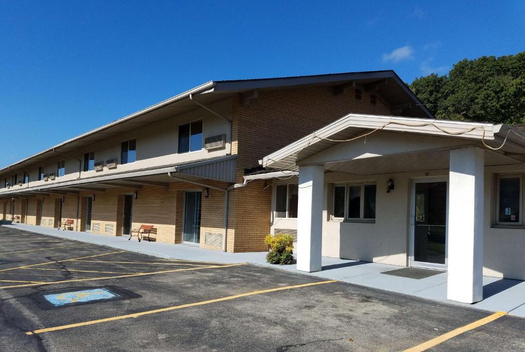 Knights Inn Franklin - Housity