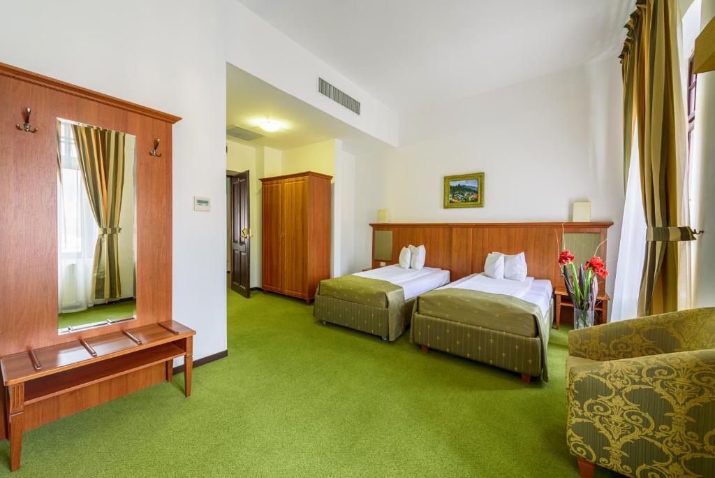 Hotel Palace - Twin Room With Balcony