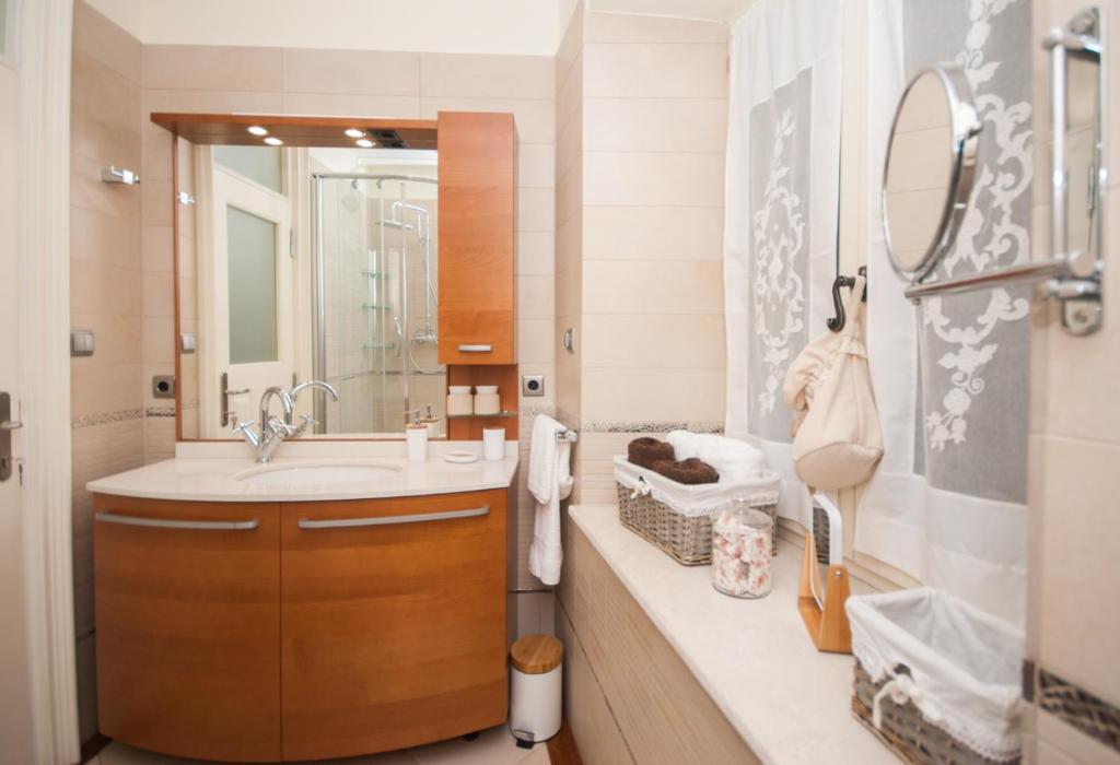 Kúpeľňa v ubytovaní Stone Pearl Heritage Luxury Suite