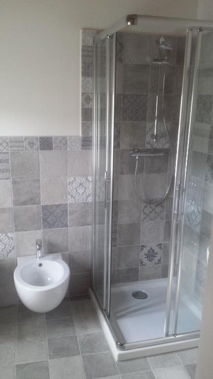 Koupelna v ubytování Valbuona B&B