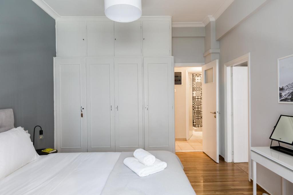 Posteľ alebo postele v izbe v ubytovaní Acropolis Heart 1BD Apartment in Plaka by UPSTREET