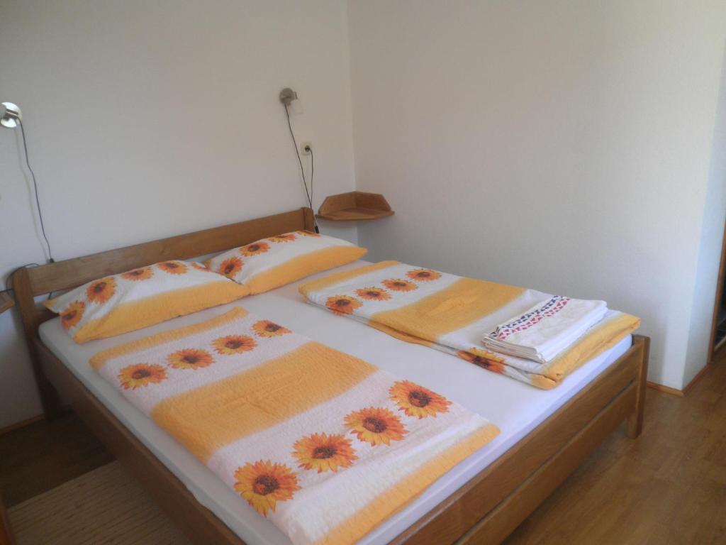 Postel nebo postele na pokoji v ubytování Guest House Spoljaric Sasa
