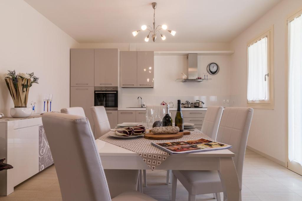 A kitchen or kitchenette at Cimadolmo Prosecco And History