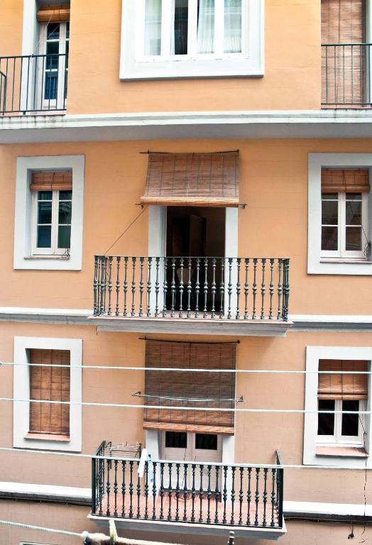 Barceloneta Suites Apartments Market - 7