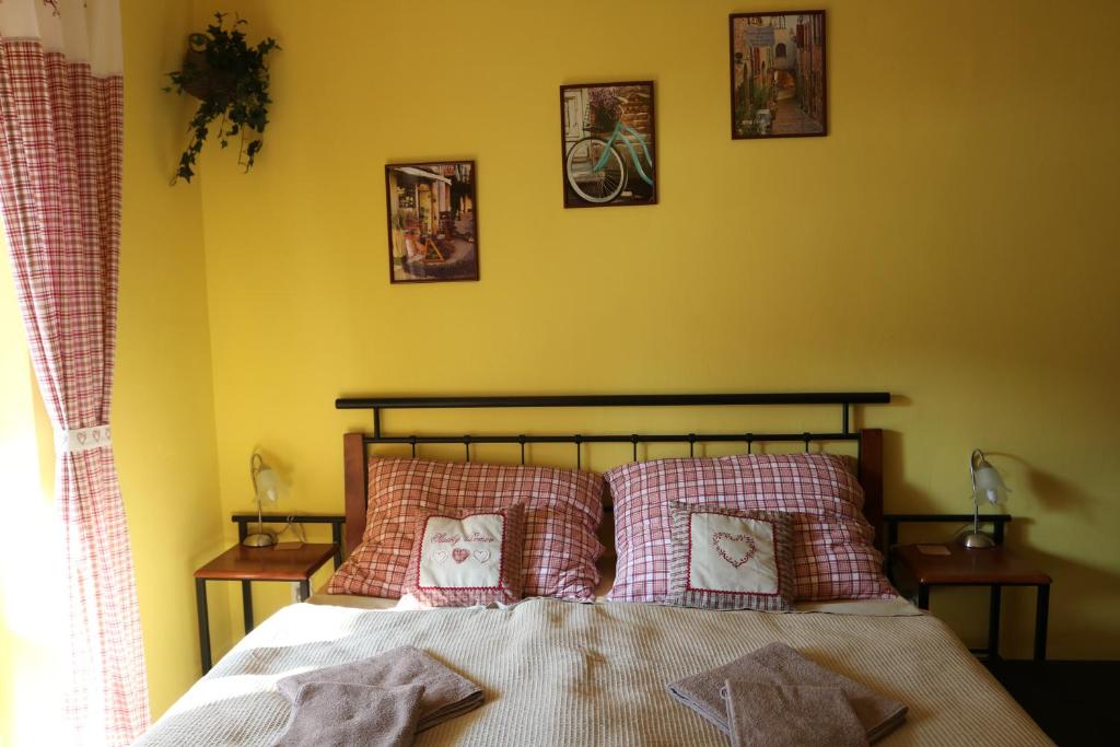 Postel nebo postele na pokoji v ubytování Apartmán Beta Podhájska