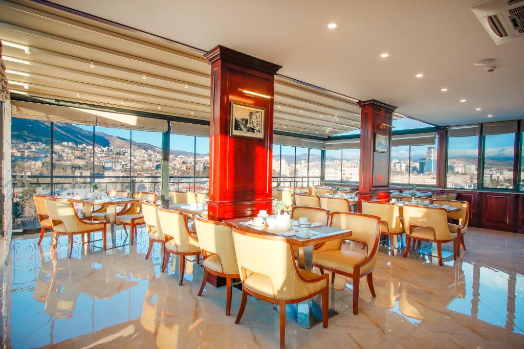 Restaurace v ubytování New Tiflis Hotel