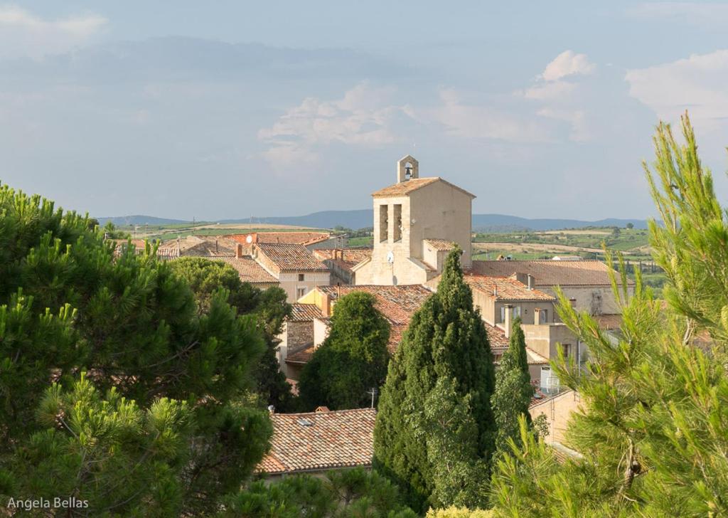 Galería fotográfica de Comfortable Gite (2) in attractive Languedoc Village en Magalas