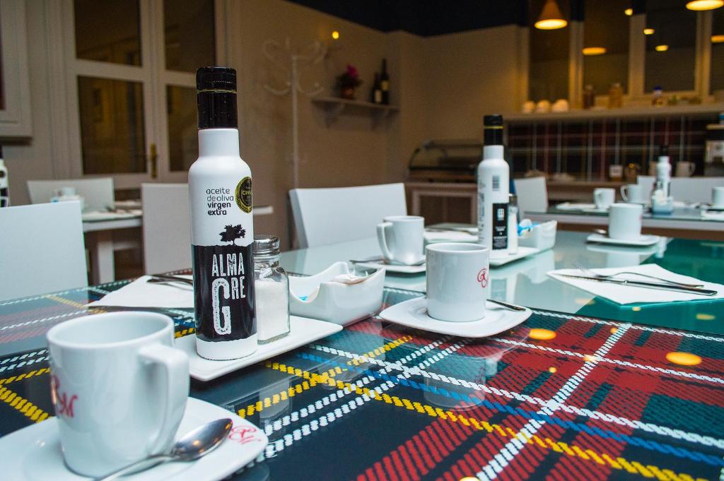 Coffee and tea making facilities at Hospedium Hotel Maestrazgo de Calatrava