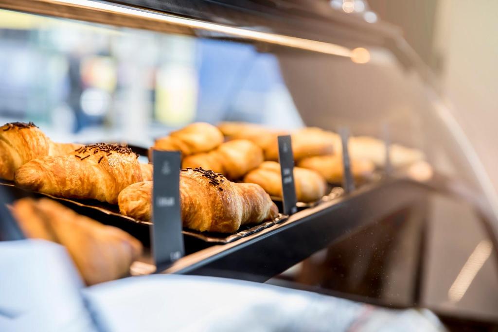 Capri by Fraser Berlin - Resim 27