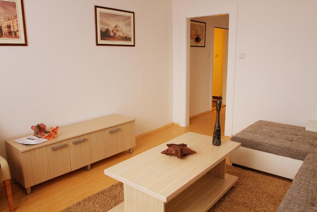 Letto o letti in una camera di Garni Hotel Hamburg