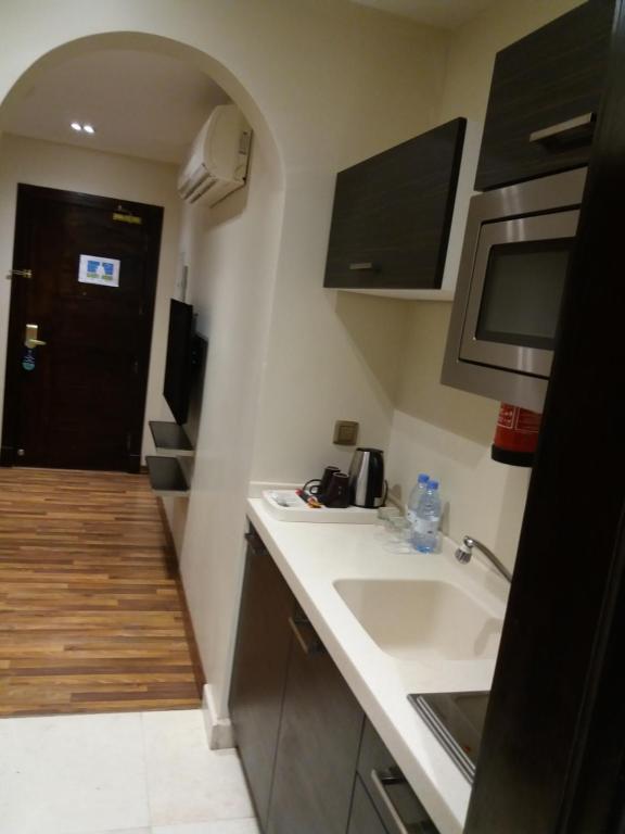 Aswar Hotel Suites - One-Bedroom Suite