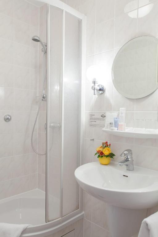 Koupelna v ubytování Hotel Benn